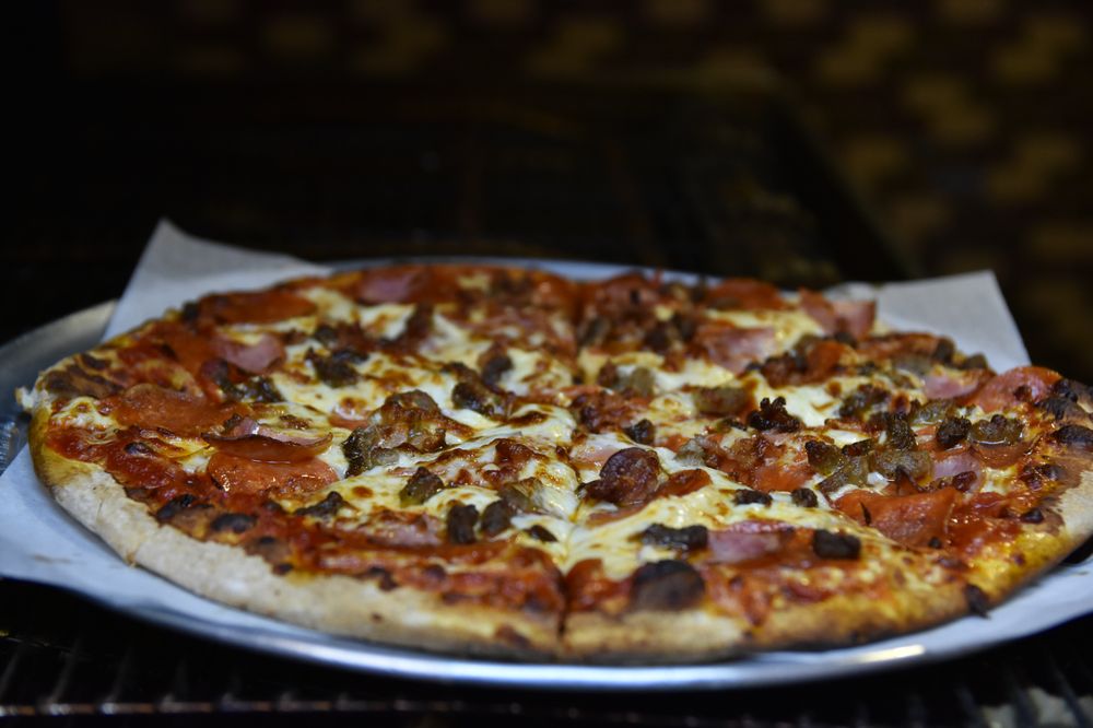 GONDOLA PIZZA 149 Photos & 285 Reviews 240 Chapel Pl, Avon, CO