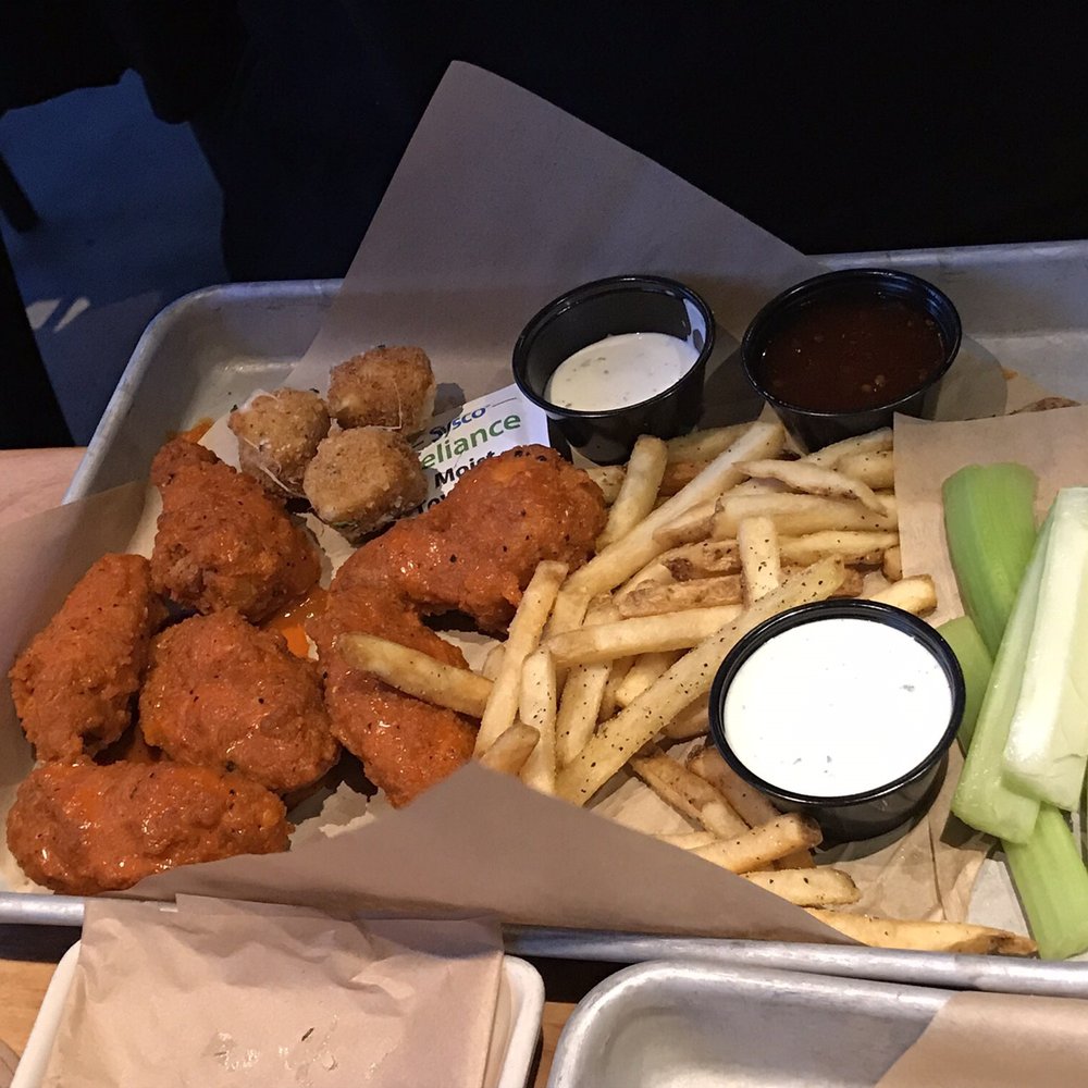 Twin Peaks - Sports Bars Near Me - Davie, Florida Twin Peaks - Sports Bars Near Me - Davie, Florida