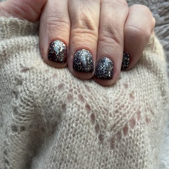 Elegant Nails Salon - Winter ombré glitter dip on extremely short nails! - Nail Salons Near Me - Danville, California Elegant Nails Salon - Winter ombré glitter dip on extremely short nails! - Nail Salons Near Me - Danville, California