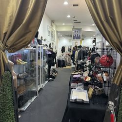 Central Park Resale Consignment & Gallery - Entrance