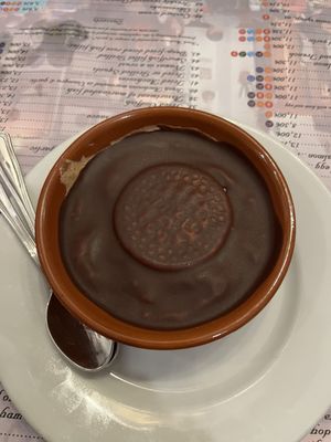 Taberna Salinas by null