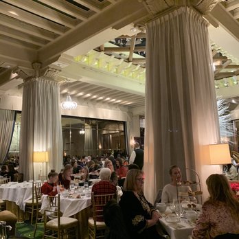 Palm Court - Bars Near Me - Chicago, Illinois