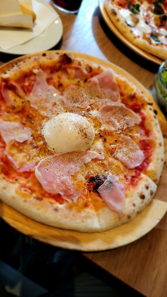 Napoli's Pizza & Caffé Akasaka Hitotsugi Dori