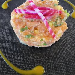 La Grotte & L'Olivier - Salmon Tartar