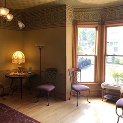 Cascadia Massage - Reception area