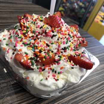 Lalo's Mexican Antojitos - Strawberries con crema - Mexican Near Me - Soledad, California