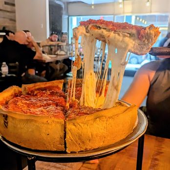 Giordano's - Classic Chicago - Pizza Near Me - Chicago, Illinois