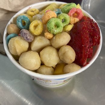 Lotus Test Kitchen - Tropical açaí - Asian Fusion Near Me - Boston, Massachusetts