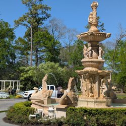 Chateau Nouvelle - Outside Fountain and Gazebo
