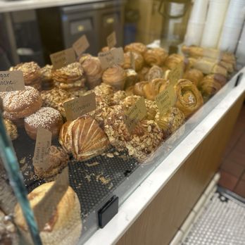 Bree'osh - Montecito - Pastries looked good (I didn't get one but the pastries were popular while I was there) - Coffee & Tea Near Me - Santa Barbara, California