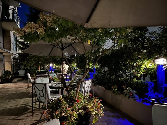 L'Hermitage Vancouver by null