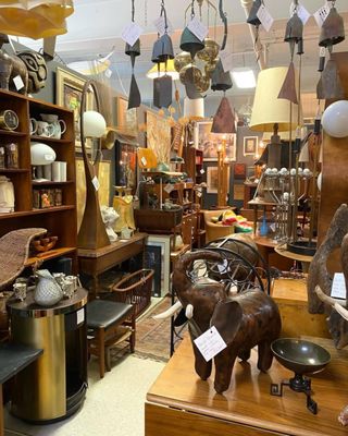 Lander Street Vintage by null