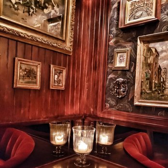 Ciccio Mio - Corner booth - Italian Near Me - Chicago, Illinois Ciccio Mio - Corner booth - Italian Near Me - Chicago, Illinois