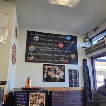 786 Degrees - Inside - Pizza Near Me - Los Angeles, California