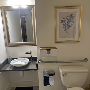 Beccafico - Restroom was tidy - Italian Near Me - Lititz, Pennsylvania
