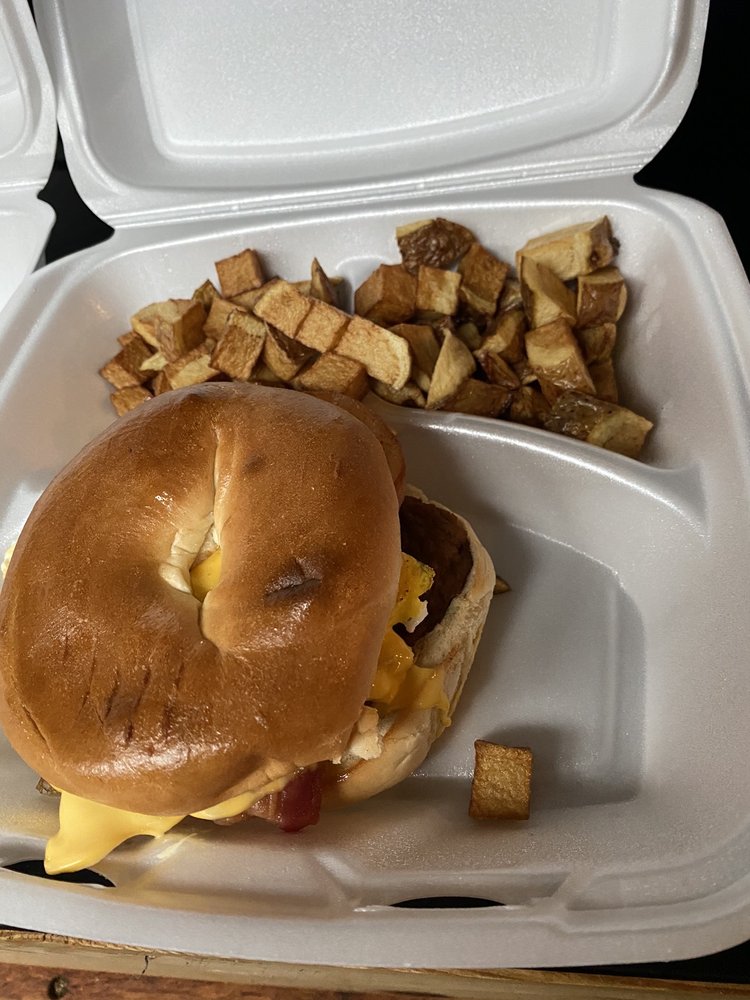 DIXON DINER Updated August 2024 17 Photos & 30 Reviews 1312 Dixon Blvd, Cocoa, Florida