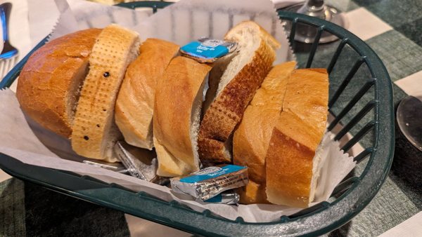 Amici's Pizzeria & Italian by null