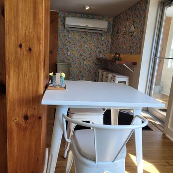 Blue Duck Deli - Dining area - Sandwiches Near Me - Ludlow, Vermont