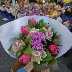 Broadway Farmers Market - Flowers for Mother's Day : )