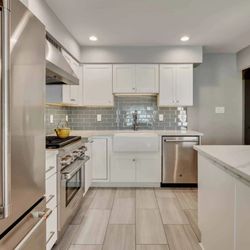 Decorz Flooring Kitchen & Bath - Kitchen Remodeling- General Contractor