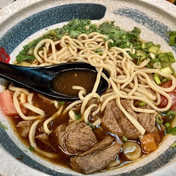 Master Noodle - Edina - Taiwanese Tomato Beef Brisket Noodle Soup - Noodles Near Me - Edina, Minnesota Master Noodle - Edina - Taiwanese Tomato Beef Brisket Noodle Soup - Noodles Near Me - Edina, Minnesota