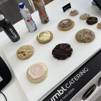 Crumbl - Wicker Park - Bakeries Near Me - Chicago, Illinois