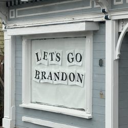 Port Orford Visitor Center - Childish disrespect for the president