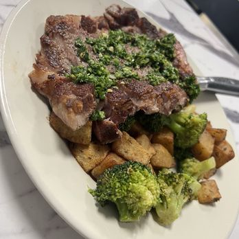 Frankie’s Restaurant - Steak with chimichurri, broccoli and home fries - Breakfast & Brunch Near Me - Evansville, Indiana