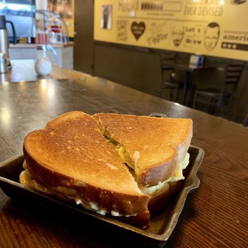 Strange Brew Cafe - Grilled Mac and cheese sandwich with four cheese, pepper jack & avocado - Cafes Near Me - Binghamton, New York Strange Brew Cafe - Grilled Mac and cheese sandwich with four cheese, pepper jack & avocado - Cafes Near Me - Binghamton, New York
