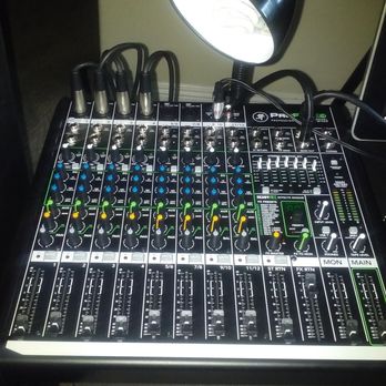DJ Ceelo Brown - The Best Sound Mixer - Event Photography Near Me