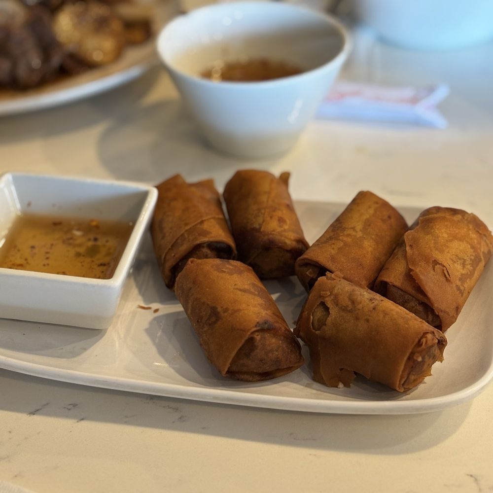 MT Noodles - #2 House Eggrolls (Qty 8) - Vietnamese Near Me - Brooklyn Park, Minnesota
