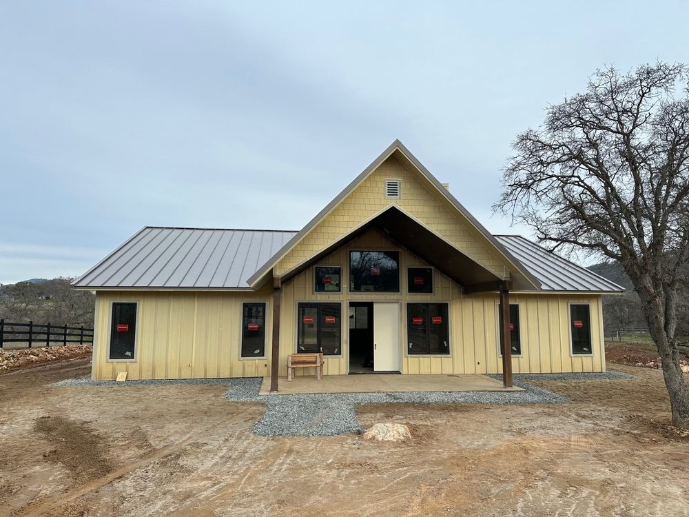 Slide of Albas Roofing