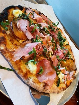 Max and Leo's Pizza Newton by null