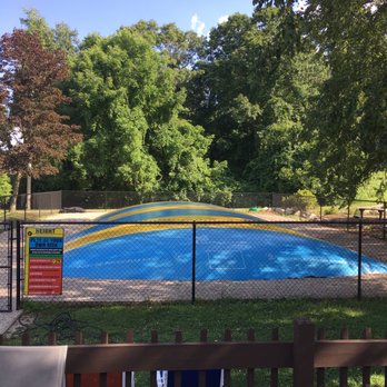 Putts and More - Jumping Pillow - Mini Golf Near Me - Holliston, Massachusetts
