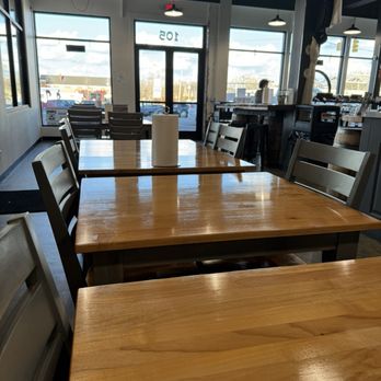 The Seafood Place - Seating towards the front - Seafood Markets Near Me - Tullahoma, Tennessee