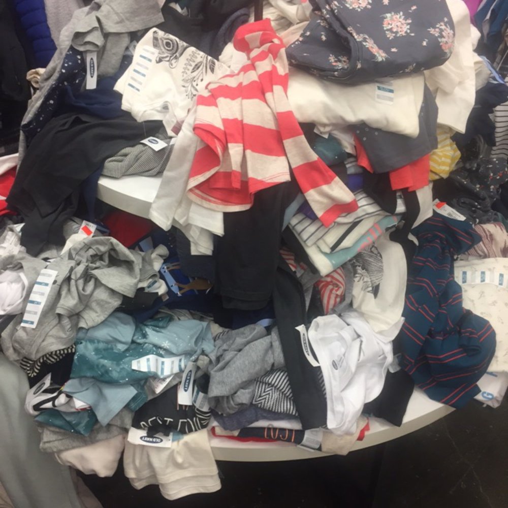 This store needs some serious organization. This store needs some serious organization.
