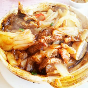 Fook Lam - Short Ribs/Galbi Look Fun Noodles In Hot Pot (item #44, $9.95): Tender galbi & steamed rice noodles in a savory soy-based sauce. - Dim Sum Near Me - Honolulu, Hawaii