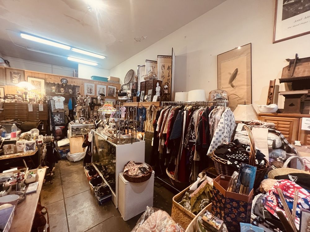 Yoko Japanese Antiques & Fabrics 