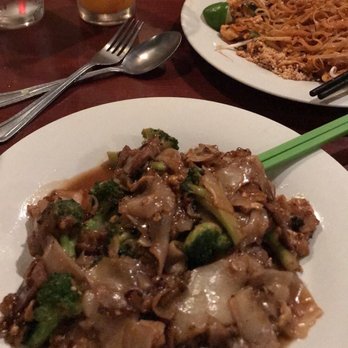 Thai Pan Restaurant - Beef pad see ew - Thai Near Me - Allen, Texas Thai Pan Restaurant - Beef pad see ew - Thai Near Me - Allen, Texas