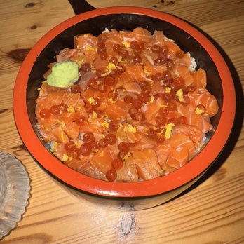 Ume Williamsburg - Chirashi Don (I think?) - Sushi Bars Near Me - Brooklyn, New York
