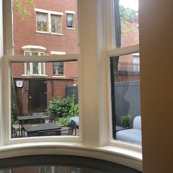 No. 284 - View of the garden from the library - Guest Houses Near Me - Boston, Massachusetts