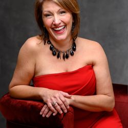 The Vocal Studio of Carrie Hennessey - Head shot realness!