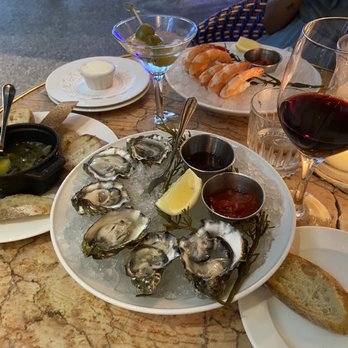 Le Zoo - Oysters west coast - French Near Me - Miami Beach, Florida