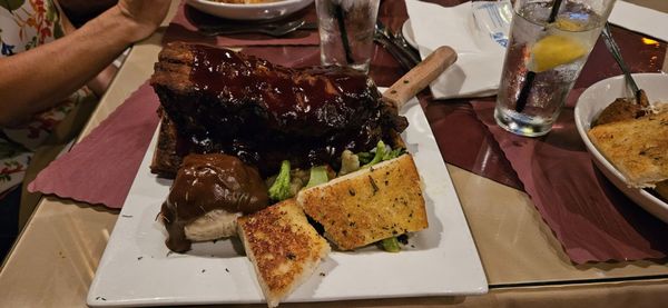 Ichabod's Lounge and Restaurant by null