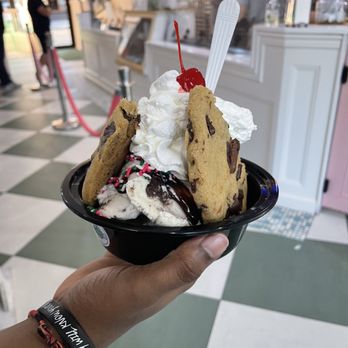 Cookies & Cream - Ice Cream & Frozen Yogurt Near Me - Buffalo, New York Cookies & Cream - Ice Cream & Frozen Yogurt Near Me - Buffalo, New York