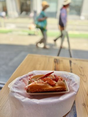 Luke's Lobster SoMa by null