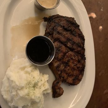 Outwest - Prime rib with Mashed Potatoes - Steakhouses Near Me - Kernersville, North Carolina Outwest - Prime rib with Mashed Potatoes - Steakhouses Near Me - Kernersville, North Carolina