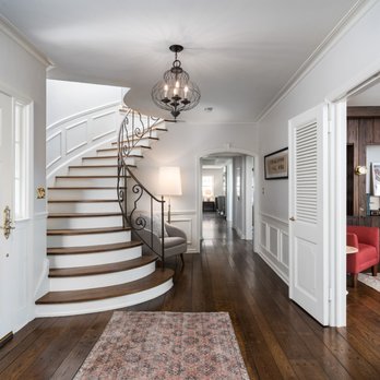 Jay Schmidt Group - JSG Staging & Photography - Home Staging Near Me - Shorewood, Wisconsin Jay Schmidt Group - JSG Staging & Photography - Home Staging Near Me - Shorewood, Wisconsin