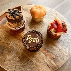 Babycakes Cupcakery - Halloween/fall themed cupcakes 2024