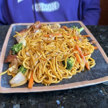 Momiji - Chicken Yakisoba - Sushi Bars Near Me - Newport, Oregon Momiji - Chicken Yakisoba - Sushi Bars Near Me - Newport, Oregon